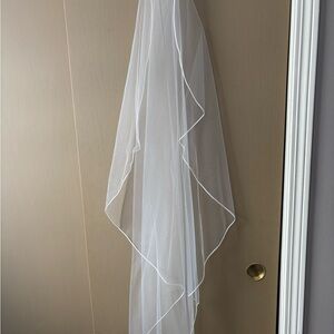 Elegant White Bridal Veil